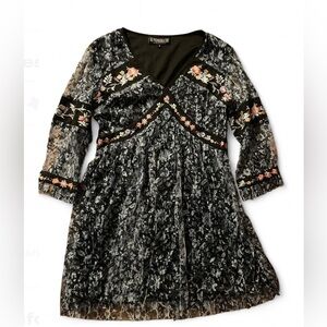 Gorgeous black floral embroidered lacy dress